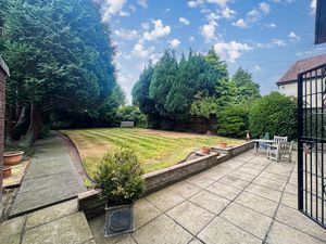 Photo 16- click for photo gallery